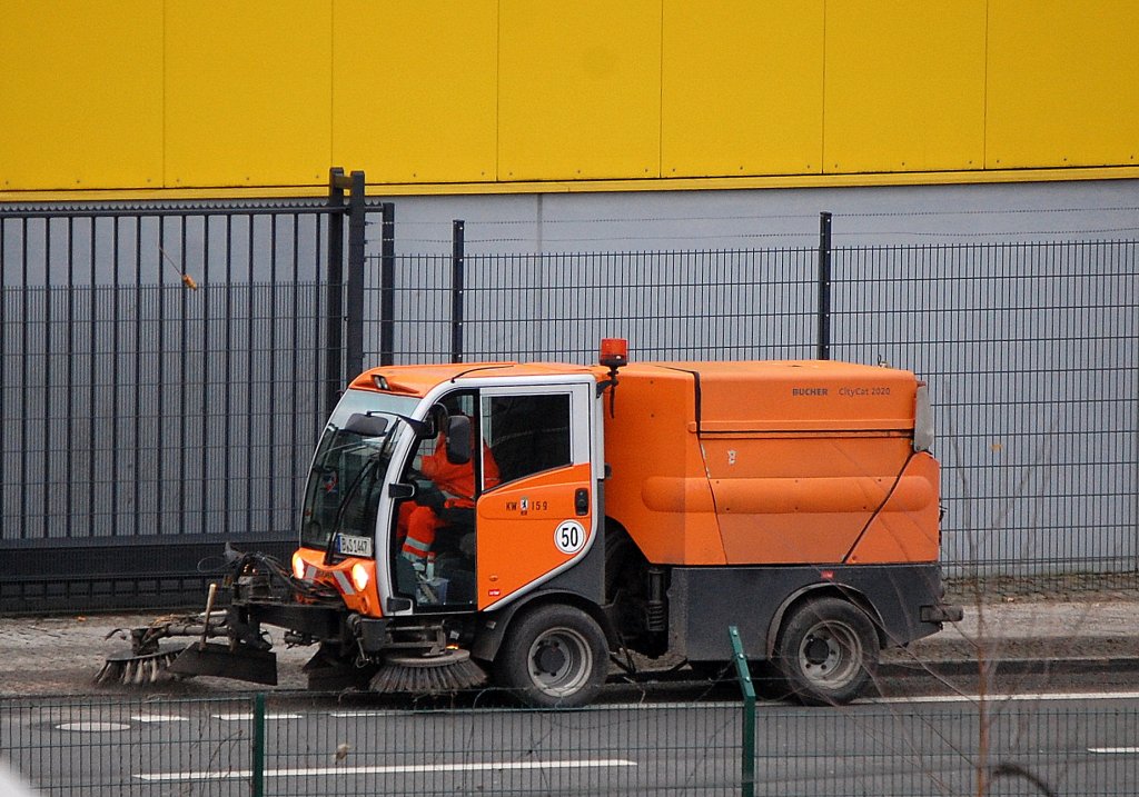 Bucher CityCat 2020 der Berliner Stadtreinigung (KW 159), 04.01.12 Berlin-Moabit.