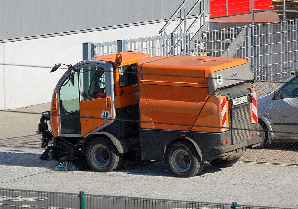 Bucher Stra�enkehrmaschine Typ? der Berliner Stadtreinigung (BSR) am 03.06.11 Berlin-Moabit.