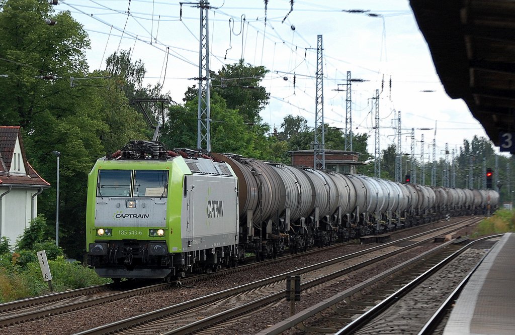 Captrain mit 185 543-6 (91 80 6185 543-6 D-CTD) und Kesselwagenzug Richtung Bernau, 11.07.12 Berlin-Karow. 