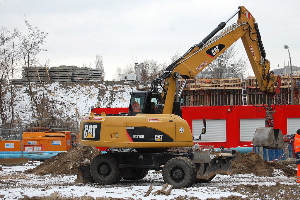CAT M318D Mobilbagger, 11.02.13 Gro�baustelle Berlin-Ostkreuz.