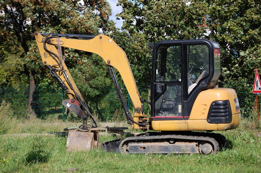 CAT Minibagger Typ 302.5, 19.08.11 Berlin-Pankow.