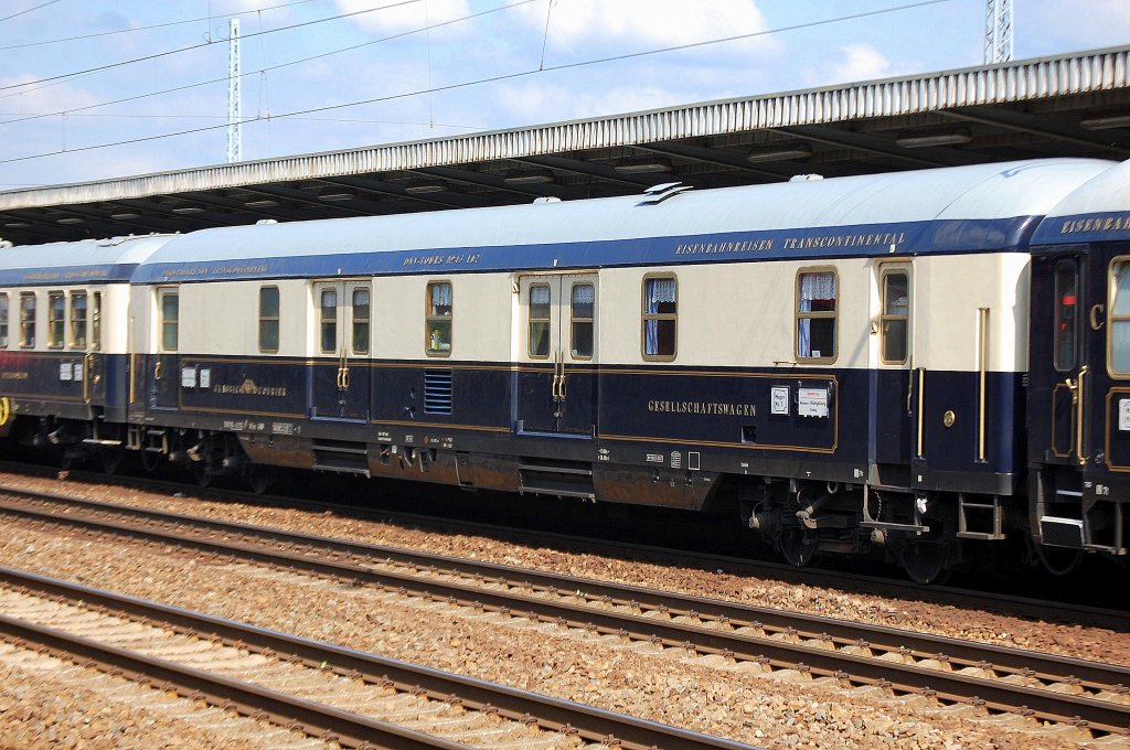 CLASSIC-COURIER Gesellschaftswagen mit der Nr. 56 80 89-43 102-3(P) WGm D-DNV der DNV-Touristik GmbH (Sonderzug Masuren, K�nigsberg und Danzig), 04.07.12 Bhf. Flughafen Berlin-Sch�nefeld.