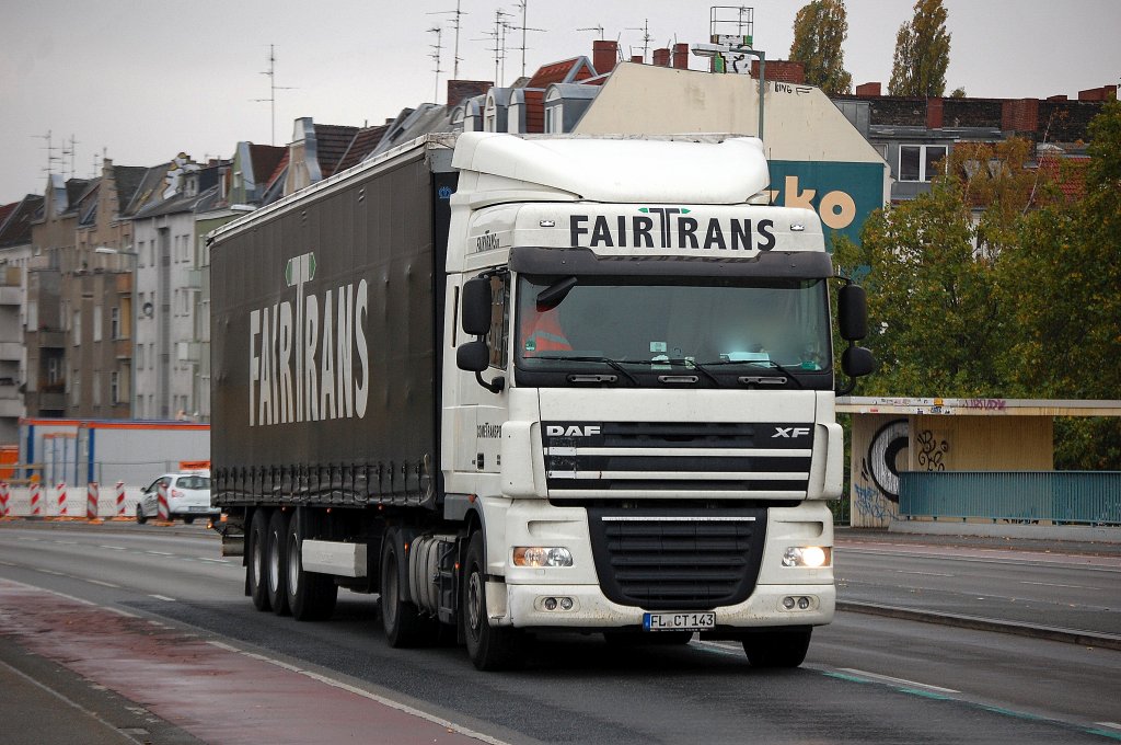 DAF XF Sattelzug der Fa. FAIRTRANS am 22.10.12 Berlin-Putlitzbr�cke. 