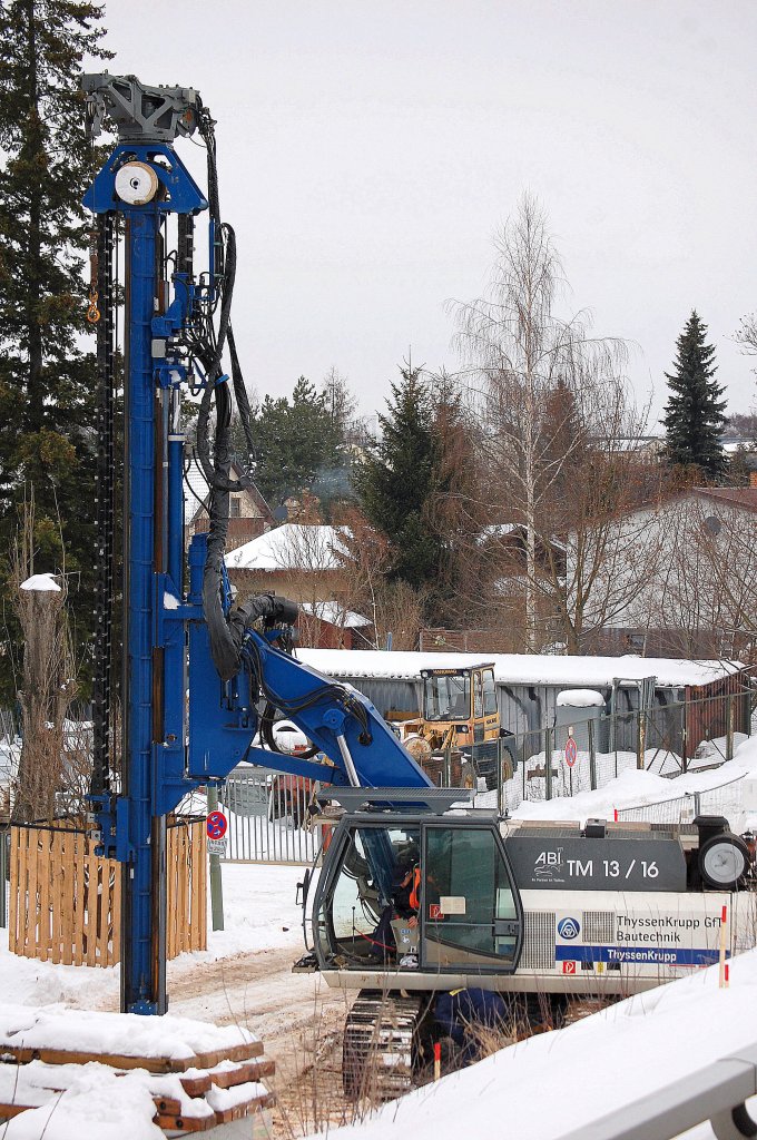 Das ABI System TM 13/16 der Fa. ThyssenKrupp GFT Bautechnik am 15.02.10 Berlin Karow beim Neubau einer Unterf�hrung des S-Bhf.