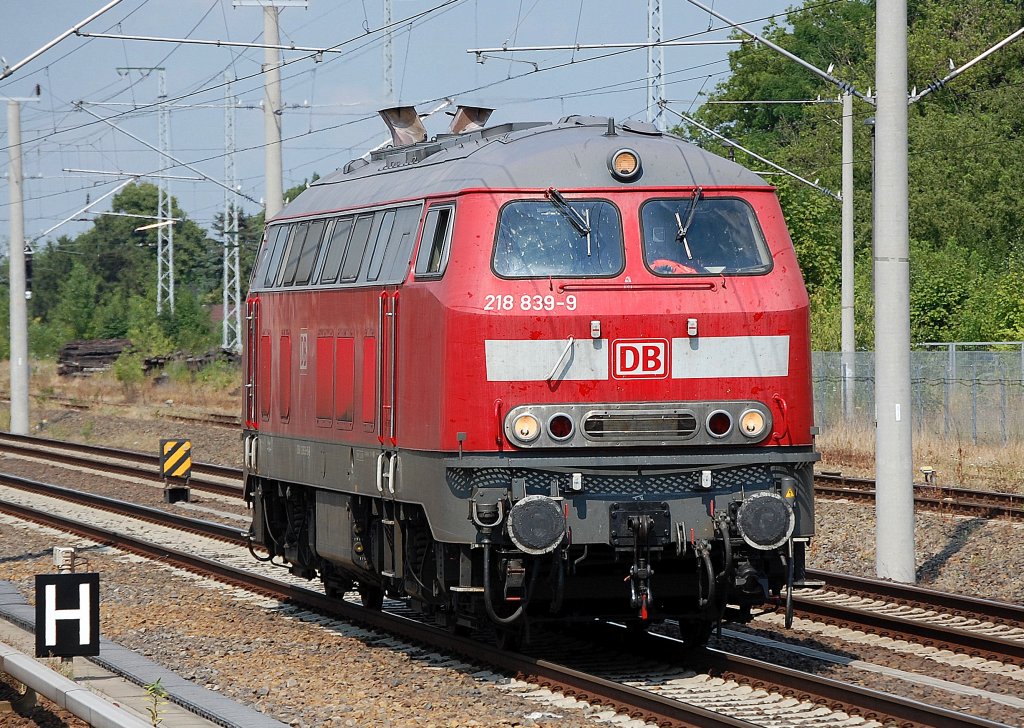 DB 218 839-9 Richtung Berliner Innenstadt, 14.07.10 Berlin-Blankenburg.