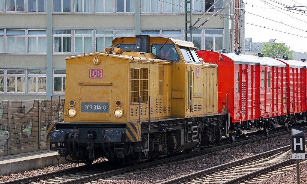 DB Netz 203 314-0 mit einem Wagengespann der Netz Notfalltechnik Richtung Berlin Gesundbrunnen, 05.08.13 Berlin-Wedding.