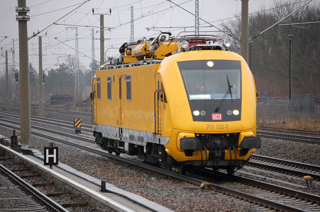 DB Netz Instandsetzung HIOB 711 122-2 Richtung Berliner Innenstadt, 26.01.11 Berlin-Blankenburg.