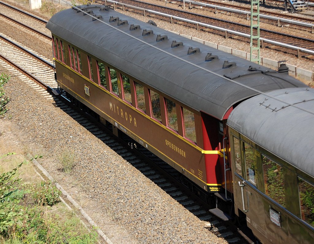 Der MITROPA SPEISEWAGEN vom Typ WR4� mit neuer Nr. 51 80 88-10 054-1 betreut von der BSW-Grupe in Oberhausen gezogen von 50 3501 am 22.09.10 Berliner Innenring H�he Knobelsdorffstr.