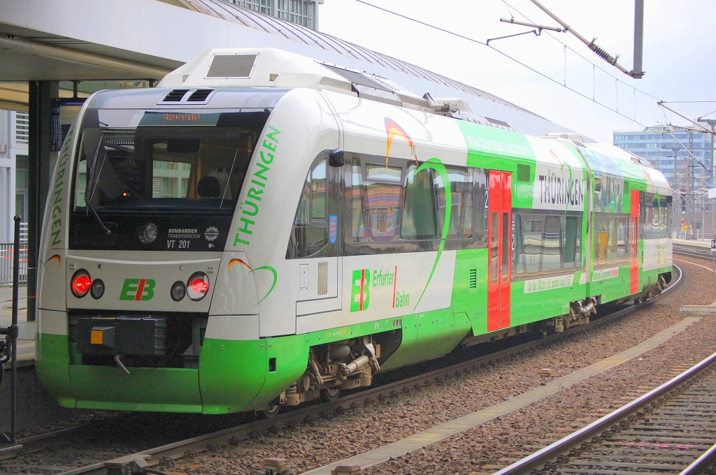 Der VT 201 der EIB ein ITINO D Triebzug von Bombardier in Hennigsdorf Bj.2004 wird inzwischen neu als BR 615 gef�hrt, 28.03.09 Werbetour f�r Th�ringen im Bhf. Berlin-Ostbhf.