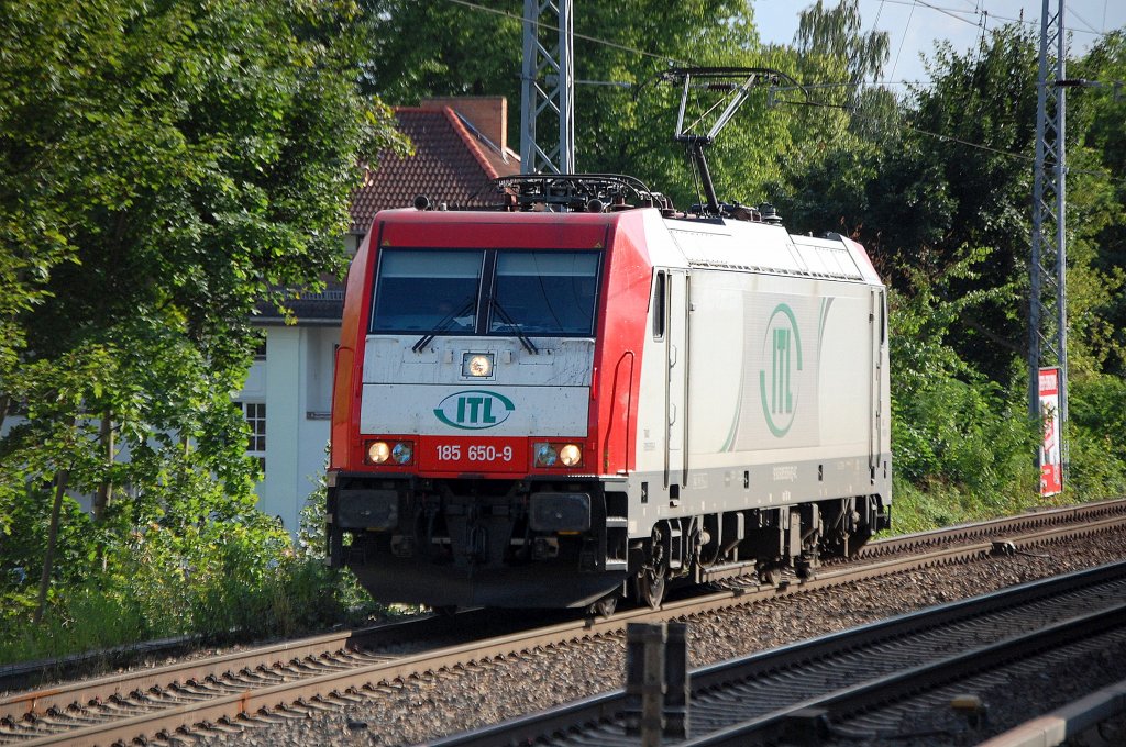 Die Captrain Lok 185 650-9 (91 80 6185 650-9 D-VC, Bj.2009) im Moment f�r ITL t�tig auf Leerfahrt Richtung Bernau, 26.07.10 Berlin-Karow.