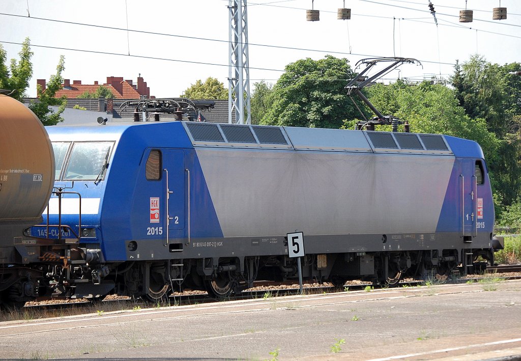 Die von HGK gemietete 2015/145-CL 201 (91 80 6145 097-2 D-HGK) mit Kesselwagenzug am 02.07.12 Bhf. Berlin-Lichtenberg.