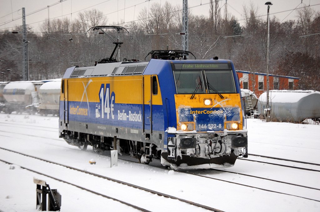 Die InterConnex Lok 146 522-8 (91 80 6146 522-8 D-OLA) auf Leerfahrt Richtung Bornholmer Str., 09.12.10 Berlin Greifswalder Str.