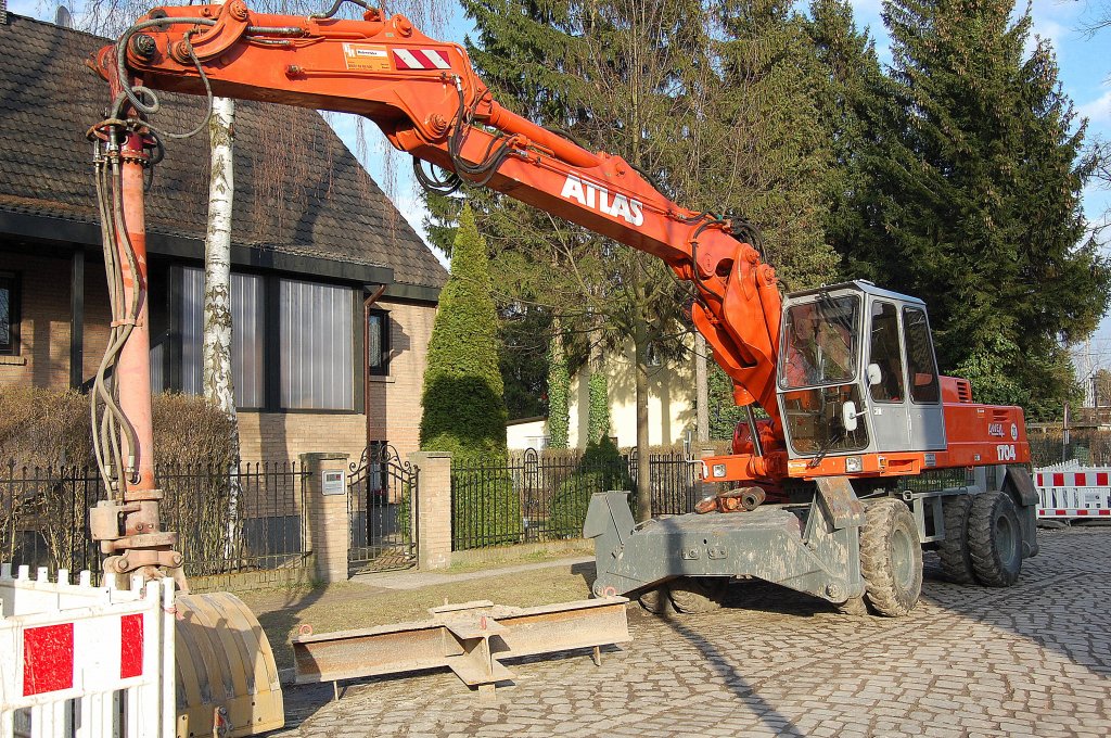 Die neuere Variante des ATLAS 1704 AWE4 der Fa, Rohrwedder, 26.03.11 Berlin-Blankenburg.