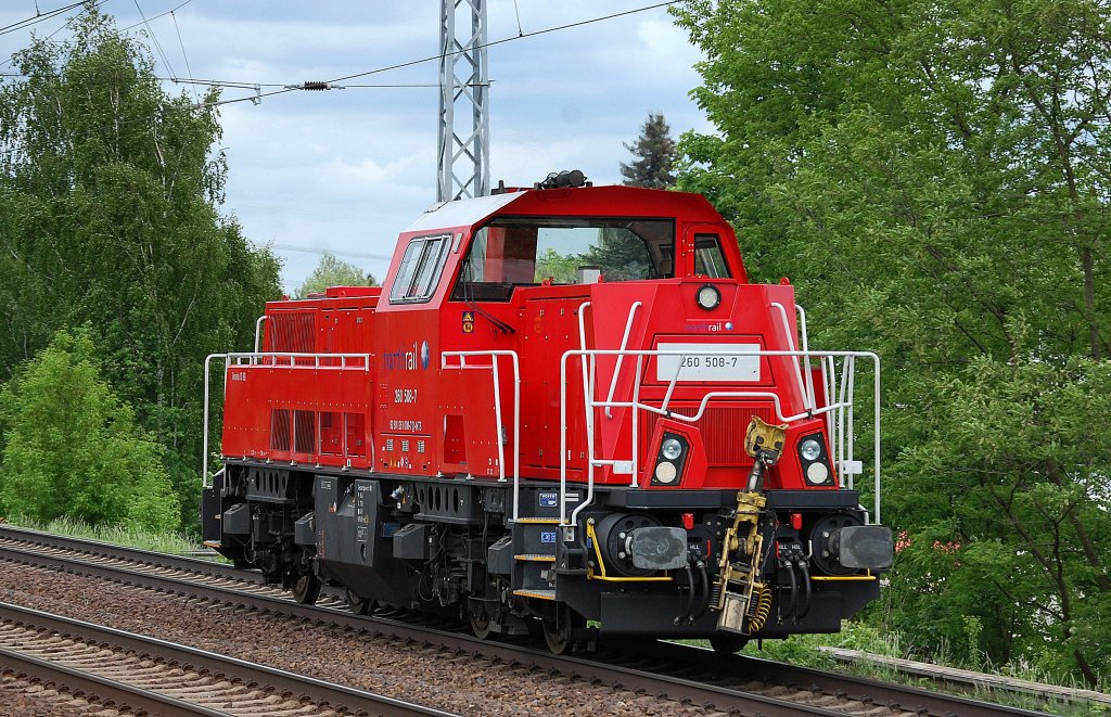 Die nothrail 260 508-7 (261 008-7) noch mal von der anderen Seite am 21.05.13 Richtung Bernau in Berlin-Karow.