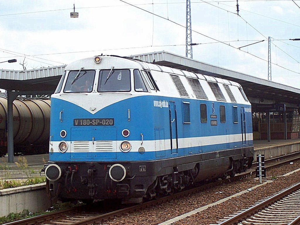 DIE SLG V 180-SP-020 (ex DR 228 203, Bj.1966) am 29.06.07 im Bhf. Flughafen Berlin-Sch�nefeld. (Aktuell umlackiet f�r das relativ neue Unternehmen CTHS - Container Terminal Halle-Saale t�tig)