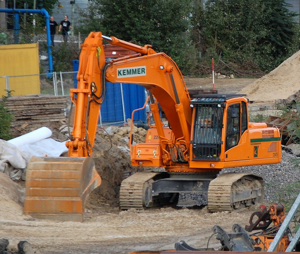 Dieser gewaltige VOLVO Raupenbagger der Fa. KEMMER war am 17.08.08 an der Gro�baustelle Berlin Ostkreuz im Einsatz.  