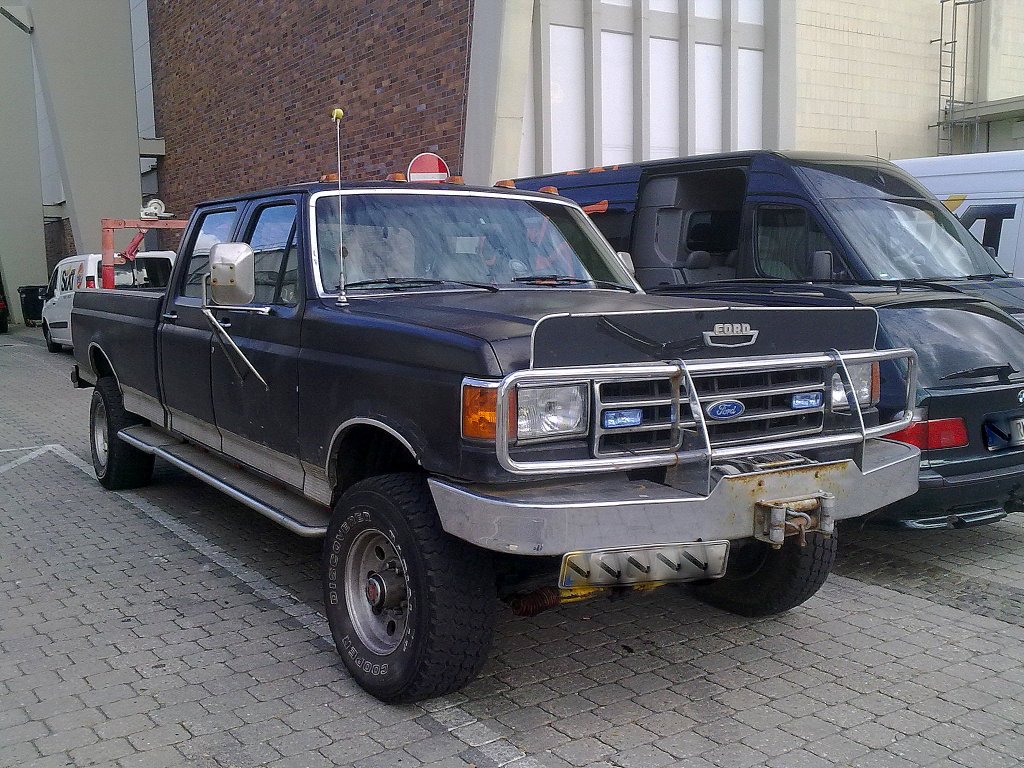 Dieser typische FORD Ranger 4X4 Pickup, eine �ltere Version aus den guten 80�rn stand am Rande der Inno Trans Berlin auf dem Messegel�nde, 23.09.12  