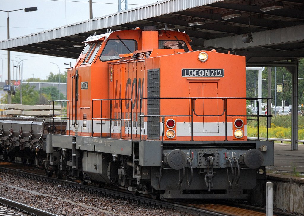 Diesmal war LOCON 212 (92 80 1293 503-9 D-LOCON) bei den Bauarbeiten am Bhf. Flughafen Berlin-Sch�nefeld im Einsatz, 02.09.10
