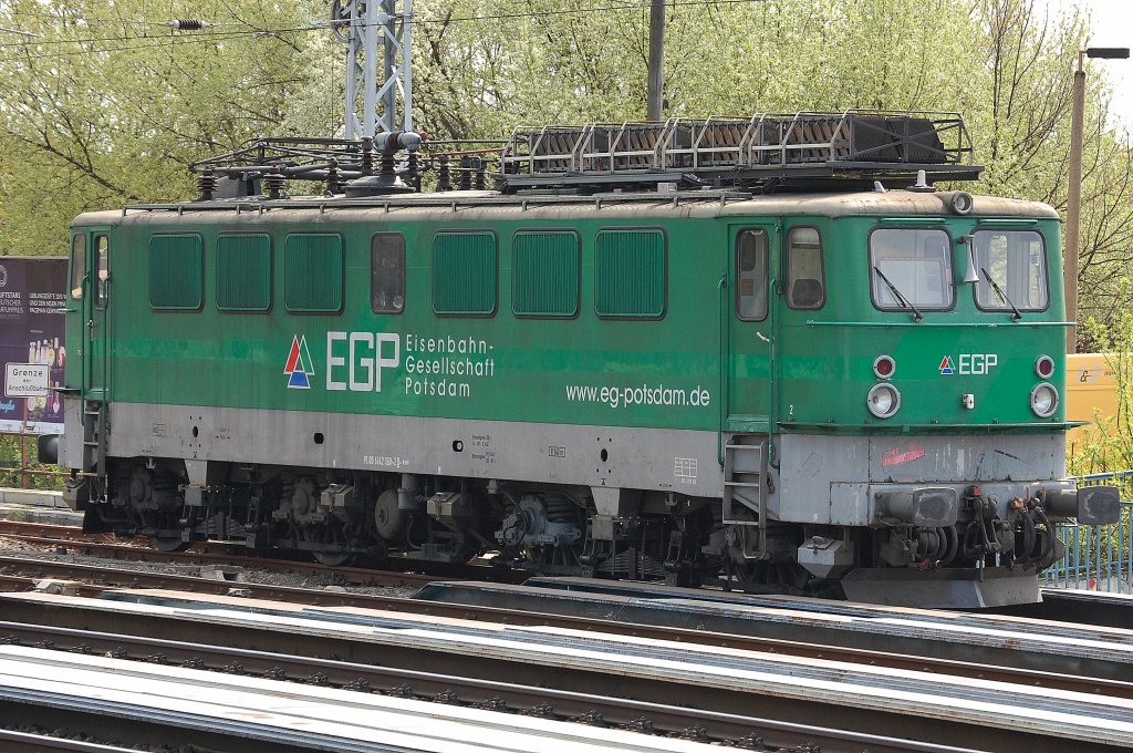 EGP Lok 142 150-2 noch mal von der anderen Seite, 26.04.13 Berlin Greifswalder Str.
