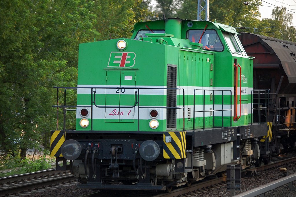 EIB 20  Lisa 1  (95 80 3293 024-6 D-EIB, Bj.1978, ex DR 110 889) mit drei Sch�ttgutwagen Richtung Stadler Werk Berlin-Pankow unterwegs um einen RegioShuttle zur �berf�hrung abzuholen, 17.08.09 Berlin-Karow.