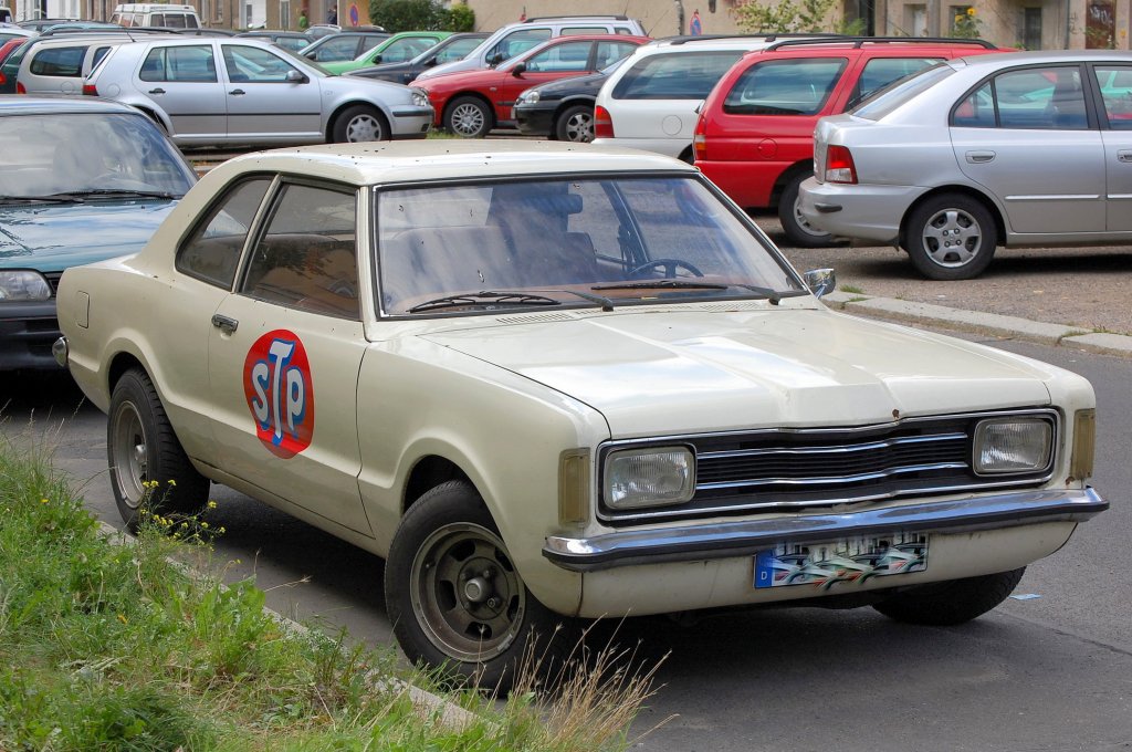 Ein 70�r FORD Taunus TC I in Deutschland produziert im Stiel von US-Schlitten sah ich durch Zufall am 13.09.08 Berlin-Rummelsburg.