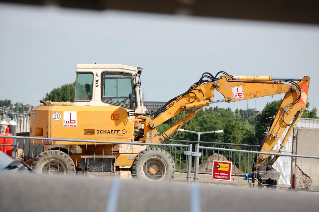 Ein �lterer SCHAEFF HML 31 der Fa.MAX B�GL, 18.06.08 Neubau Spandauer Damm Br�cke Berlin.