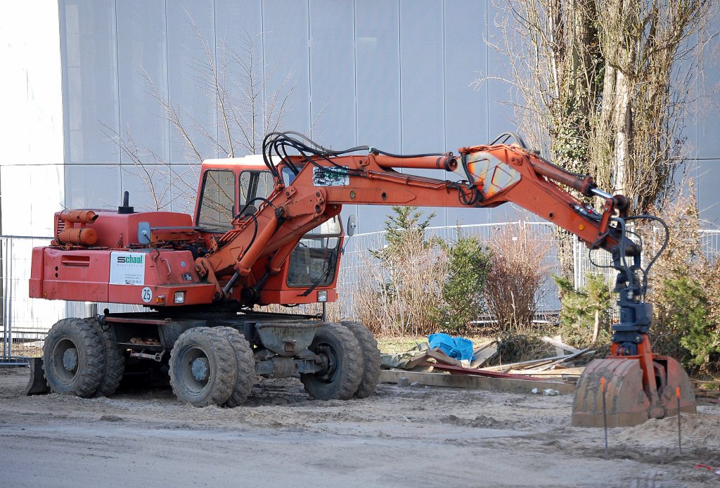 Ein ATLAS 1304 Mobilbagger der Fa. Schaal, 05.03.12 Berlin-Buch.
