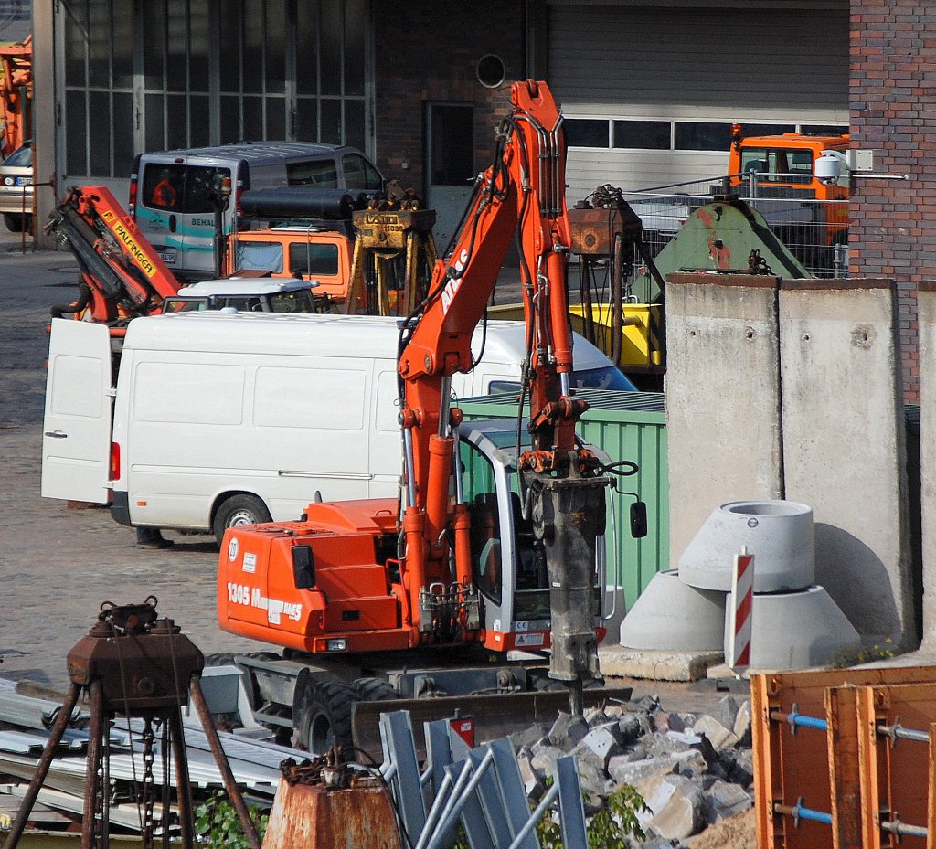 Ein ATLAS 1305 M AWE5 Mobilbagger am 05.10.09 Berliner Westhafen.