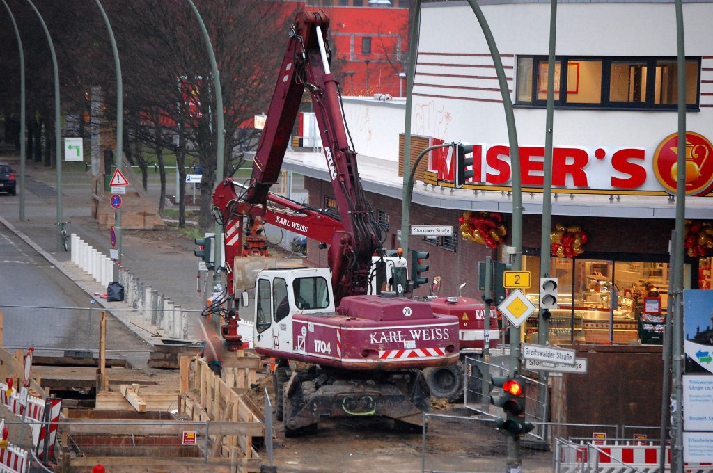 Ein ATLAS 1704 Mobilbagger der Fa. KARL WEISS am 10.12.08 Berlin Greifswalder Str. 