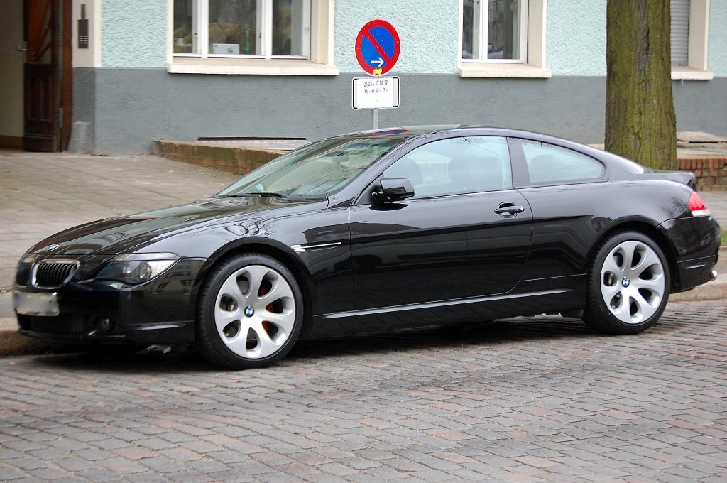 Ein BMW 6er (E63), 10.04.12 Berlin-Pankow.