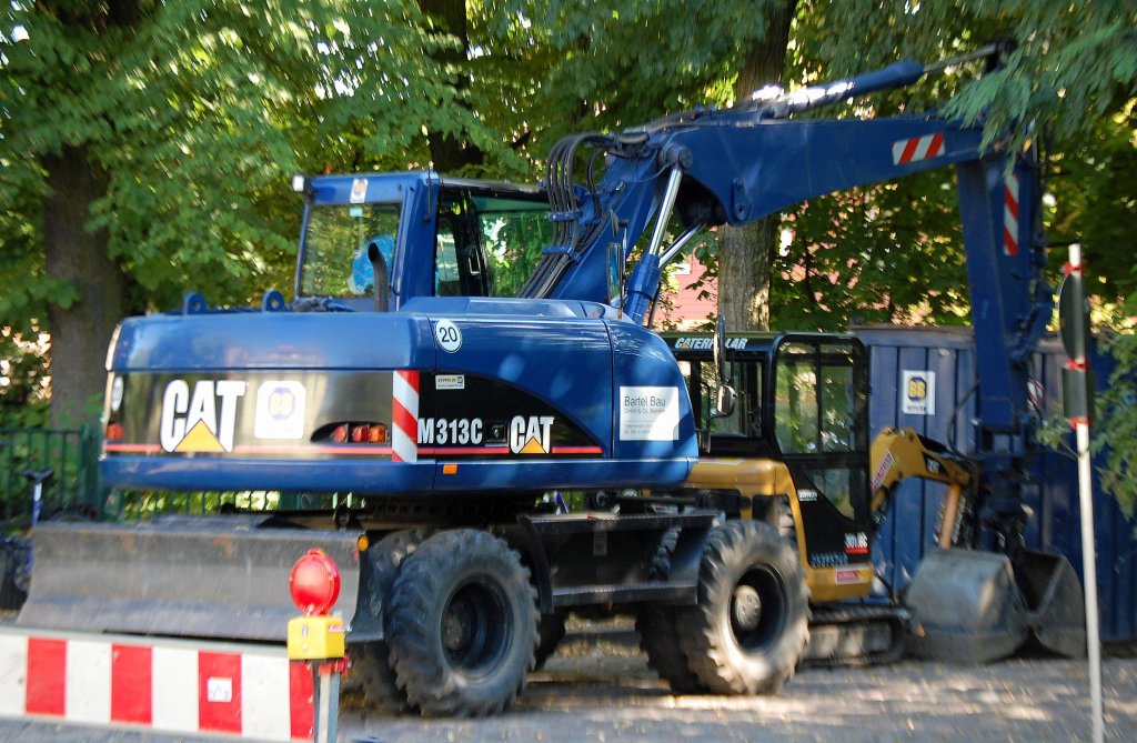 Ein CAT M313C der Fa. Bartel Bau am 29.-07.08 Berlin-Karow.