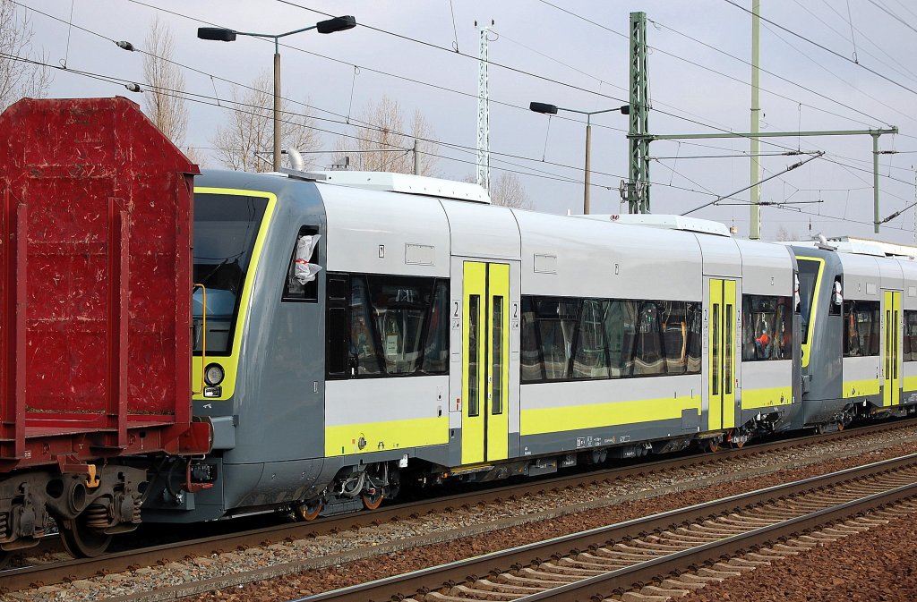 Ein fabrikneuer RegioShuttle f�r die Agilis Verkehrsgesellschaft ohne erkennbare Nr. auf �berf�hrungsfahrt am 09.02.11 Bhf. Flughafen Berlin-Sch�nefeld.