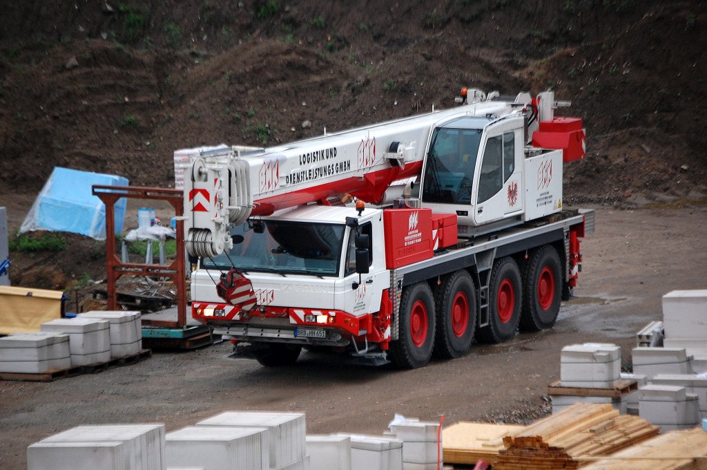 Ein FAUN ATF? Vierachs Fahrzeugkran der Fa. BMK LOGISTIK UND DIENSTLEISTUNGS GmbH, 06.07.12 Berlin-Pankow.