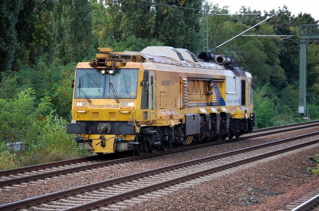 Ein Gleisfr�szug vom Typ LINSINGER SF 03-FFS der Fa. ThyssenKrupp GfT Gleistechnik, 28.09.12 Berlin-Jungfernheide Richtung Berliner Westhafen.