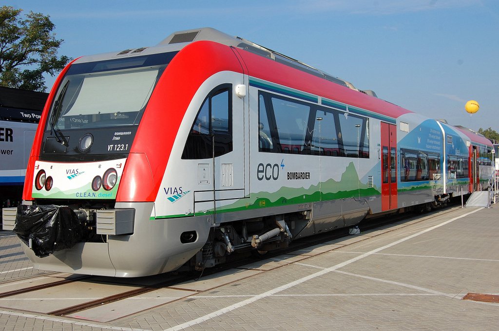 Ein INTINO vom Bombardier (Bj.2009) der VT 123.1 der VIAS GmbH, 24.09.10 InnoTrans 2010