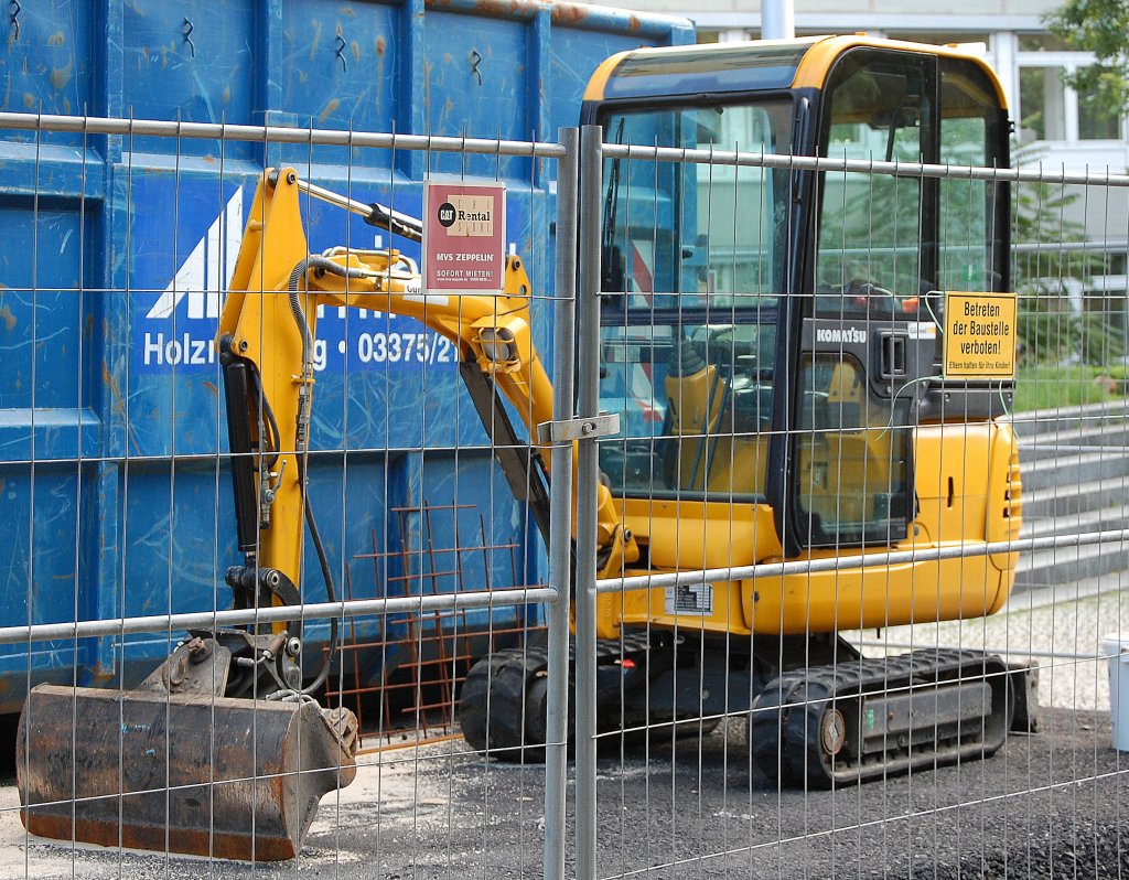 Ein KOMATSU Minibagger Typ?, 25.08.10 Berlin-Knobelsdorffstr. 