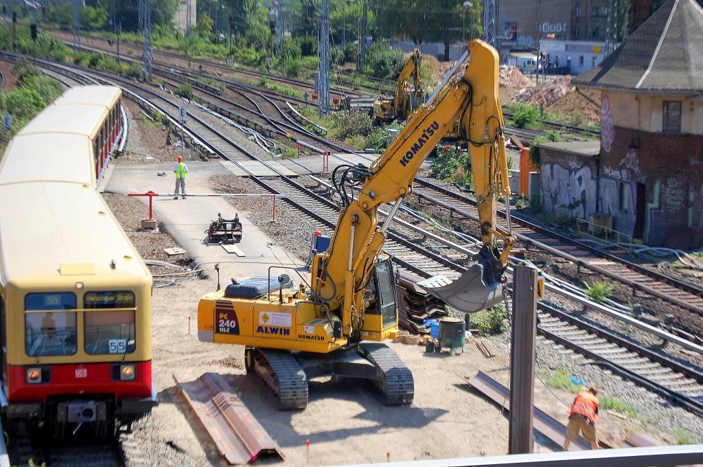 Ein KOMATSU PC240NLC Raupenbagger Namens  ALWIN  der Fa. PRB am 31.07.08 Gro�baustelle Berlin-Ostkreuz.