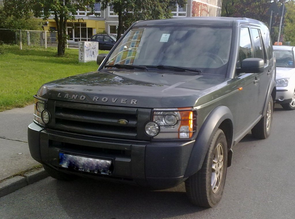 Ein LAND ROVER DISCOVERY 3 TDV6 S, 18.10.11 Berlin-Pankow. 