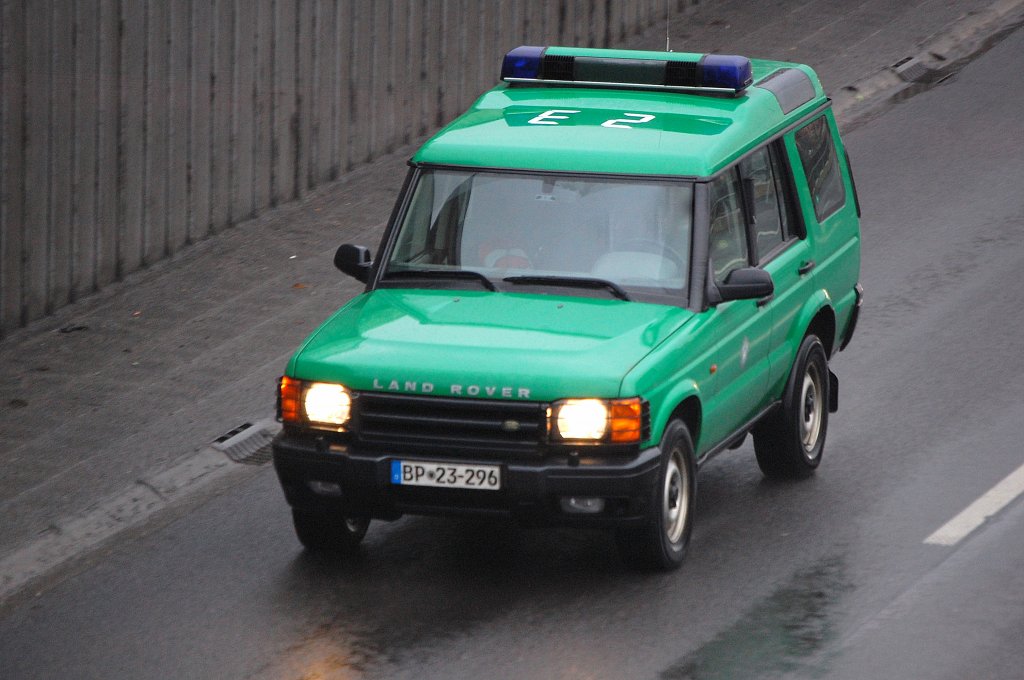 Ein Land Rover Discovery der Bundespolizei, 25.01.11 Berliner Stadtautobahn H�he Knobelsdorffbr�cke.
