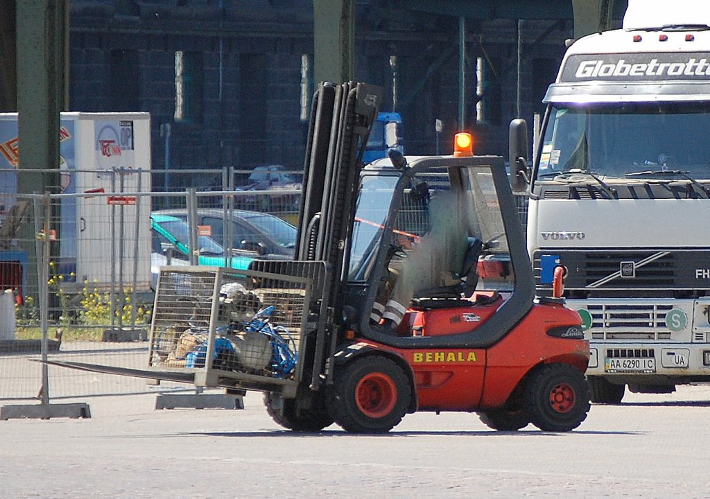 Ein Linde Gabelstapler Typ? der BEHALA, Berliner Westhafen 25.05.09