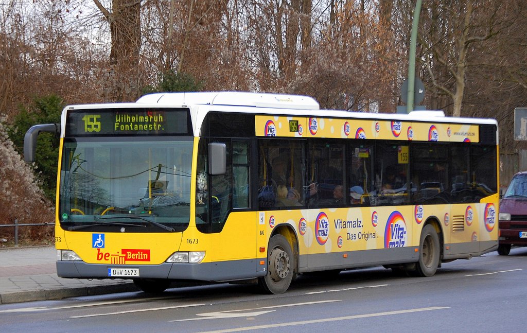 Ein MB EN 06 (Citaro O 530) der Berliner Verkehrsbetriebe (BVG) Nr. 1673 mit Vitamalz-Werbung auf der Linie 155 Richtung Wilhelmsruh/Fontanestr., 19.01.11 Berlin-Pankow.  