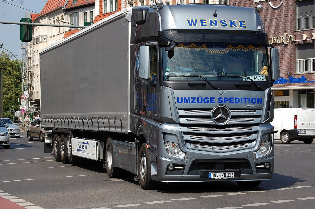 Ein MB NEW ACTROS 1845 Sattelzug der Sped. WENSKE, 18.06.13 Berlin-Pankow.