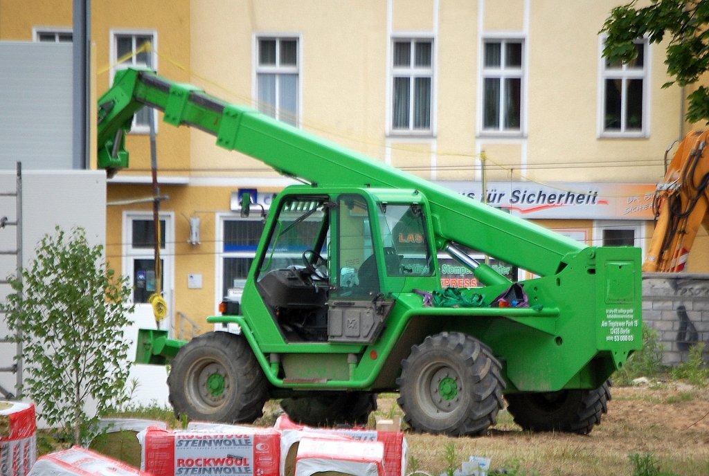Ein MERLO Typ? Leasing-Teleskoplader, 16.05.11 Berlin-Pankow.