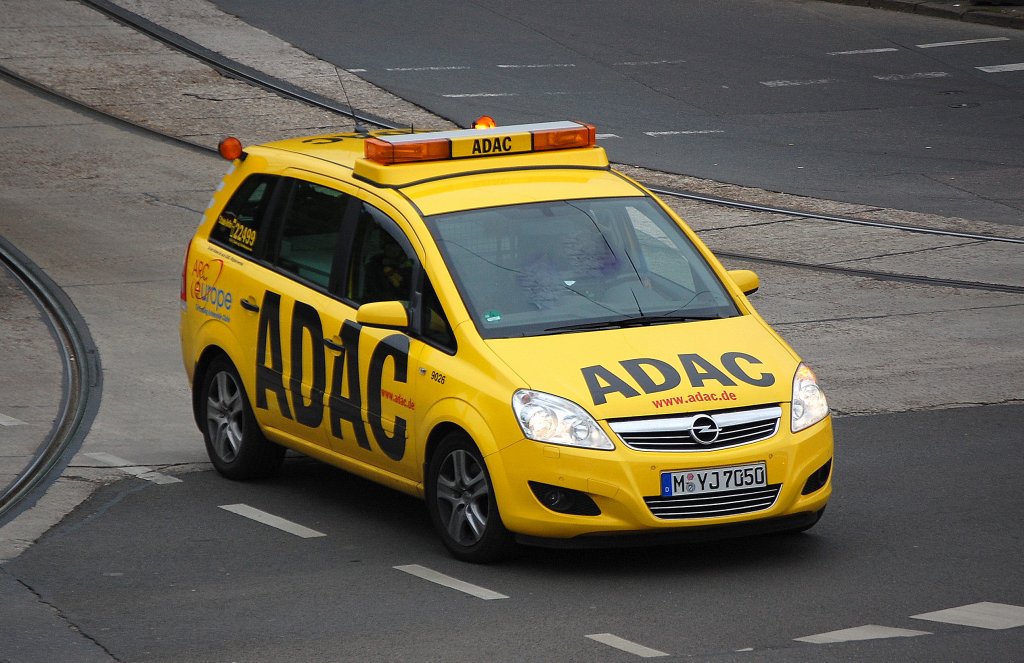 Ein Opel Corsa des ADAC f�r Pannenhilfeeins�tze, 14.05.10 Berlin. 