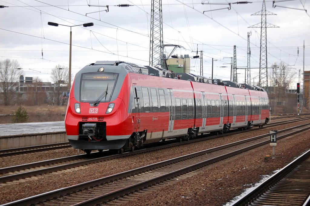 Ein Talent 2 von Bombardier wiedermal auf Testfahrt? 442 729 der DB mit der Aufschrift S-Bahn N�rnberg am 15.02.12 BHf. Flughafen Berlin-Sch�nefeld.