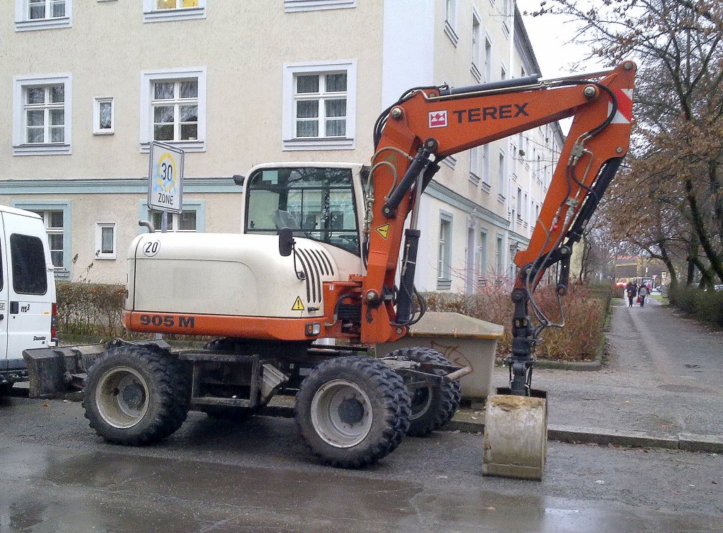 Ein TEREX 905 M Mobilbagger, 27.01.11 Berlin-Pankow. 