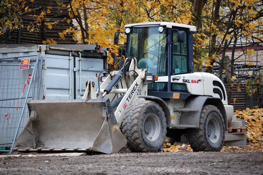 Ein TEREX SKL 844 Radlader, 08.11.08 Berlin-Gesundbrunnen. 