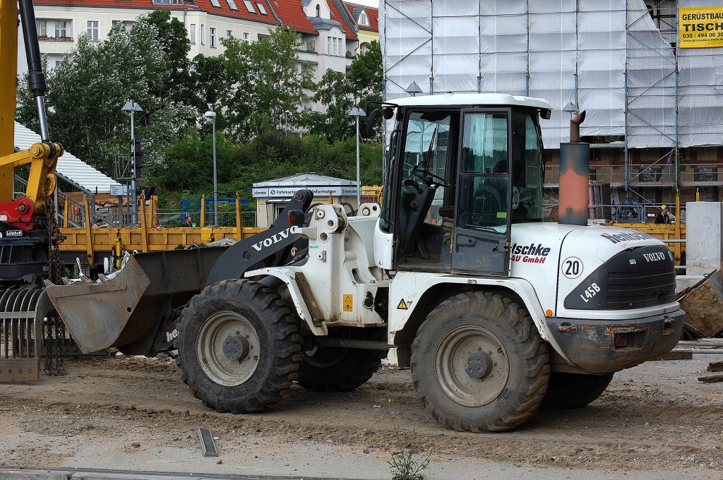 Ein VOLVO L45B der Fa.hentschke, 27.06.13 Gro�baustelle Berlin Ostkreuz.