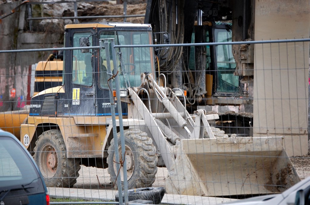 Ein ZEPPELIN ZL 80 der Fa. WEND Grundbau GmbH am 28.02.09 Gro�bausrtelle Berlin-Ostkreuz.