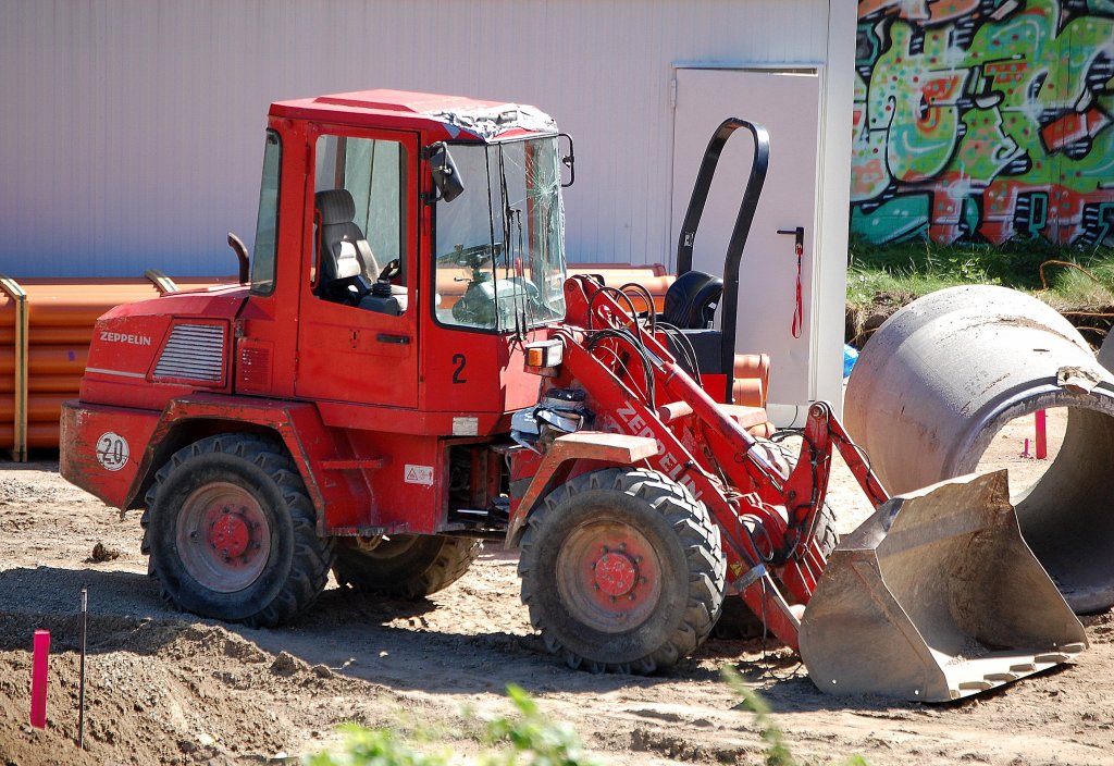 Ein ZEPPELIN ZL80 Radlader am 24.08.09 Berlin-Karow.